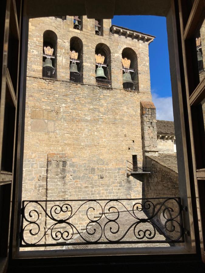 Ferienwohnung El Balcon De La Catedral Jaca Exterior foto