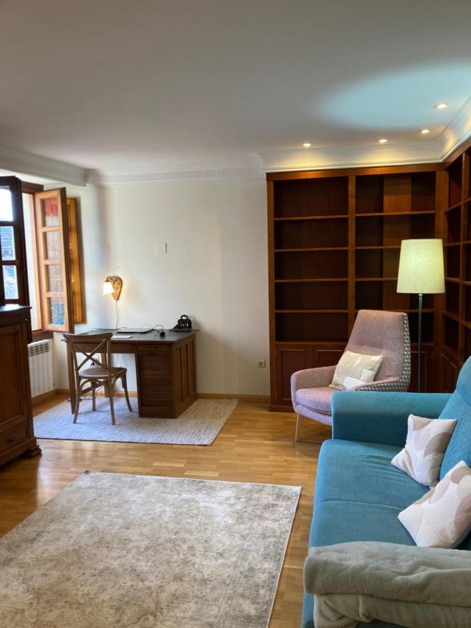 Ferienwohnung El Balcon De La Catedral Jaca Exterior foto