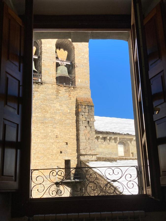 Ferienwohnung El Balcon De La Catedral Jaca Exterior foto